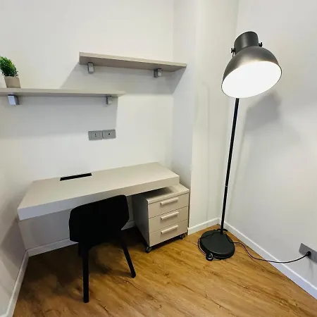Cassala 45 - Di Design Ristrutturato, 2 Camere, Navigli Apartman *