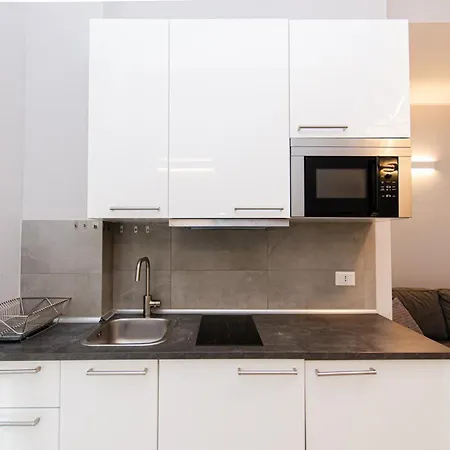 Repubblica Flat Apartment Milan