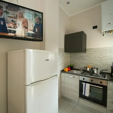Lejlighed Monolocale X 2 Con Balcone E Cucina - Famagosta