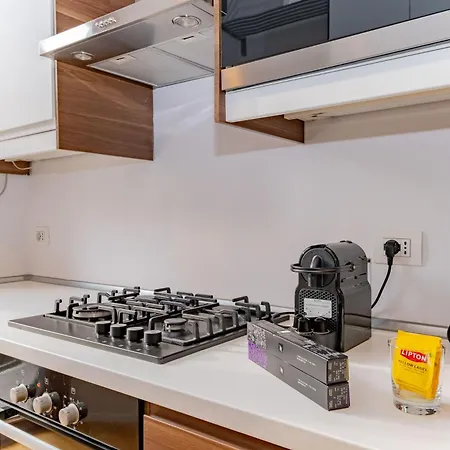 Velvet & Marble - Stylish Luxury Center