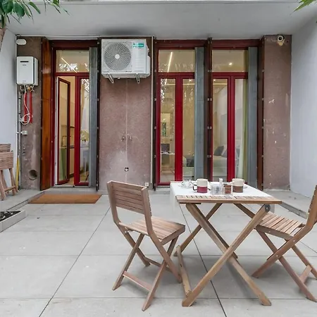 Luxury 2-bedroom Station *