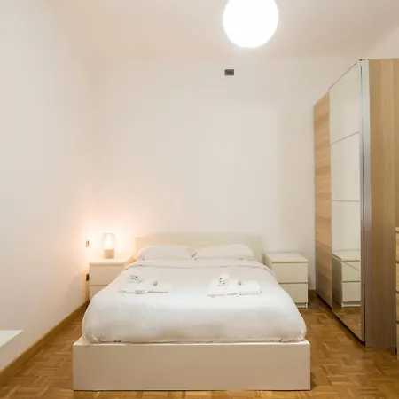 Via Sangallo 9 Apartamento *