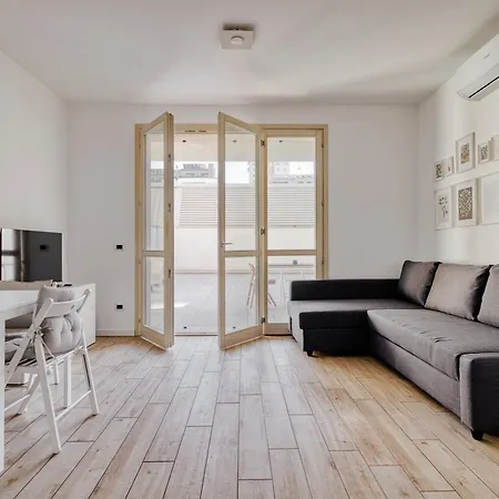 Just Urban - Bright With Terrace - M4 Tolstoj * Mailand