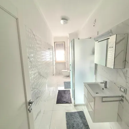 Arrivasti Stays, Spacious In Centre Apartment Milan