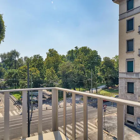 Apartment Just Urban Stays - Chic & Stylish Apt In City Center - 1 Min M2 Metro *