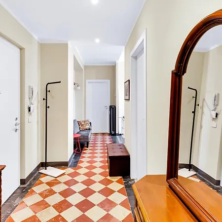 Classy With 2 Bedrooms Apartmán *