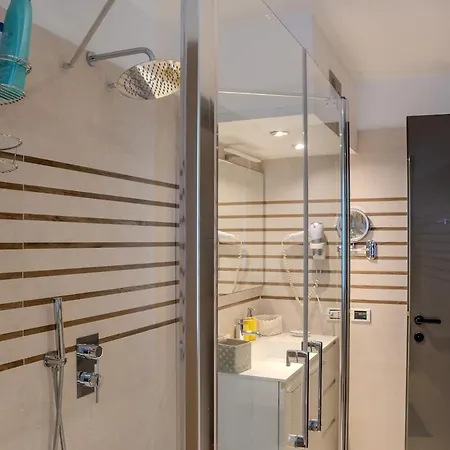 Ampio Trilocale Nel Cuore Di - 97mq Di Comfort Apartman