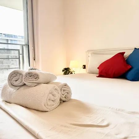 Daire Peaceful Oasis With Balcony And Parking, *