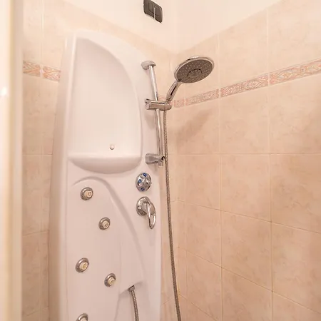 Moderno Con Garage, Wi-fi, Aria Condizionata E Terrazzo * Mediolan