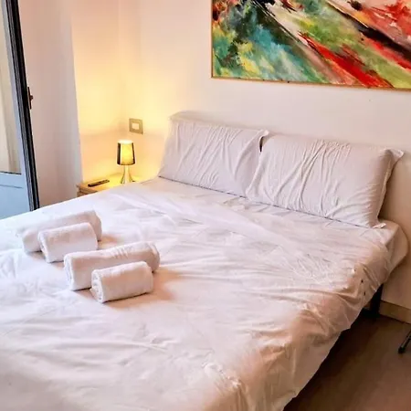 - Stylish, Historic, Luxury Apartamento Milão