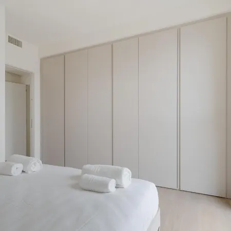 Guesthost - Lambrate Modern Flat With Terrace * Milánó