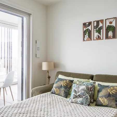 Apartmán The Luxe Naviglio - 5 Min From Metro M4 Frattini *