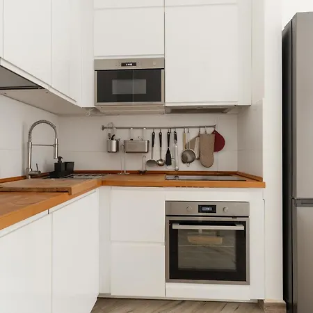 Guesthost - Lovely Flat Near Frattini M4 Apartamento *