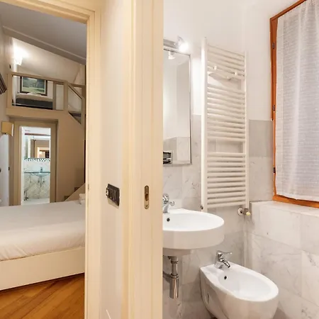 Guesthost - Comfy Flat Near Ospedale Policlinico アパート