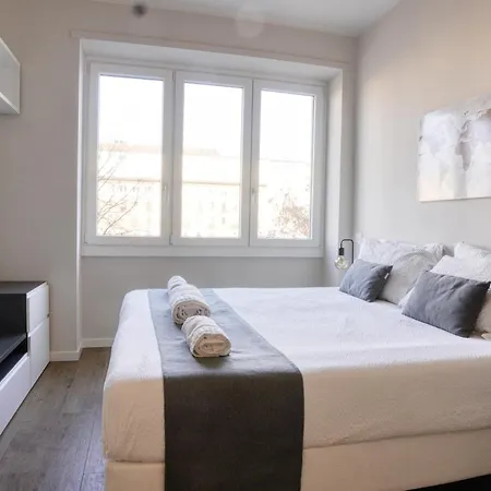 Darsena Contemporary - Spacious 2br A Few Steps From Centre Lägenhet