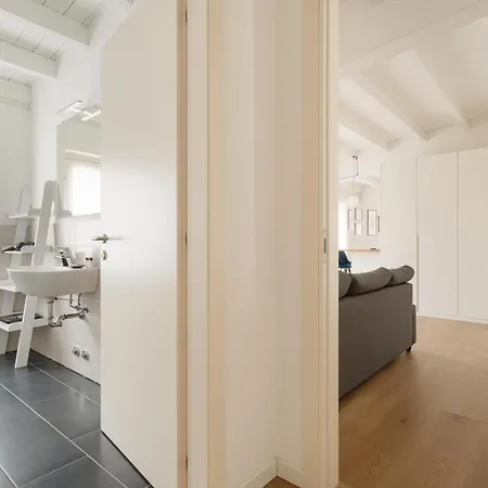 Guesthost - Cozy Porta Vittoria Area ミラノ