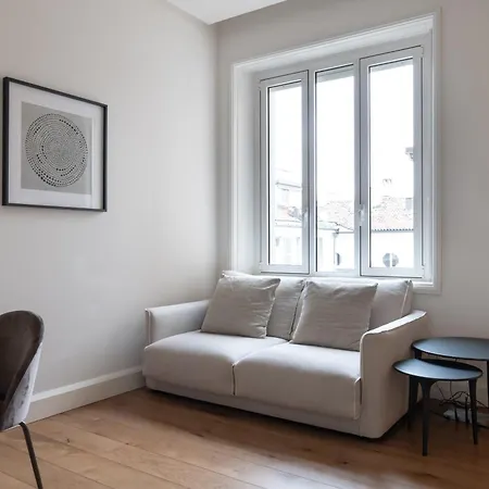 Apartment Elegante E Raffinato Bilocale G In Piazza Affari *