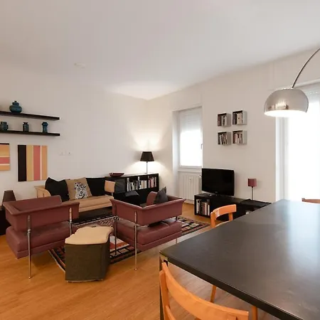 Bright Large In Apartment Milan