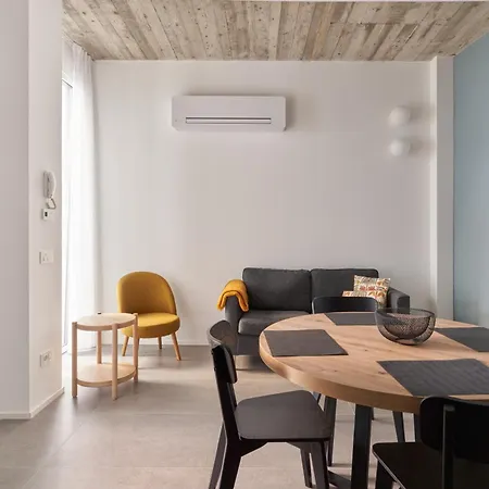 Up To - Residenze M6-m6a Apartment