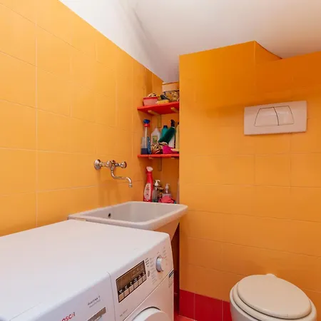 Appartement Metro 4 Spacious And Bright Three-room Milaan