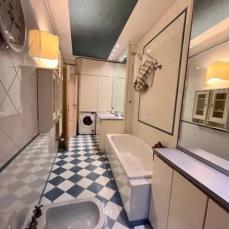 Ercole Ferrario 12_trilo Apartamento *