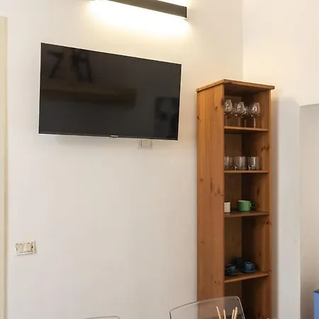 アパート Easy Loft Next To Loreto Metro Stop ミラノ