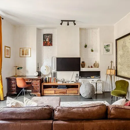 Industrial-chic In The Heart Of Isola Apartment Milan