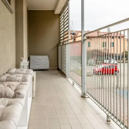 Luminoso E Ristrutturato Con Doppio Balcone E Wifi Διαμέρισμα