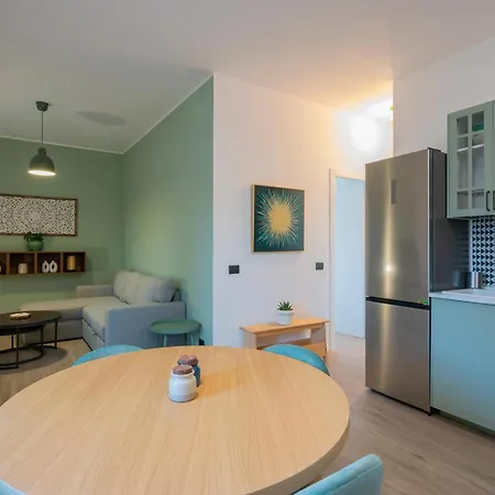 Bright Top-floor With Private Terrace Lägenhet Milano