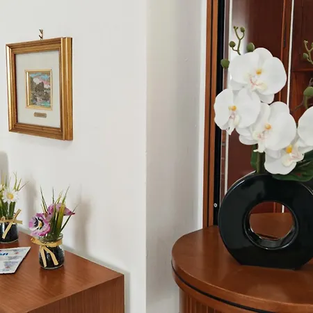 Nora House Apartamento *