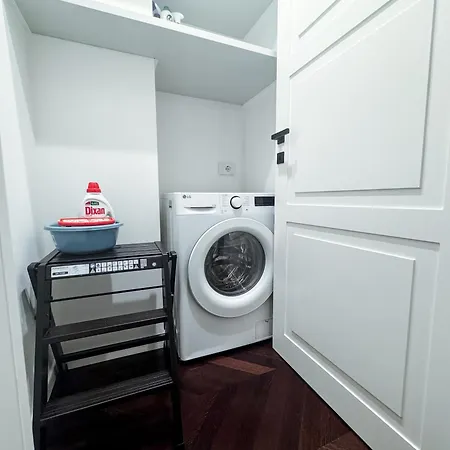 Medici5 - Luxury With Wellness Area דירה *