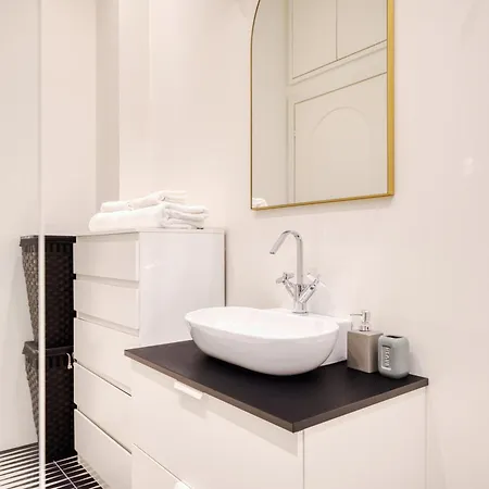 Just Urban Stays - Chic & Stylish Apt In City Center - 1 Min M2 Metro * Milan