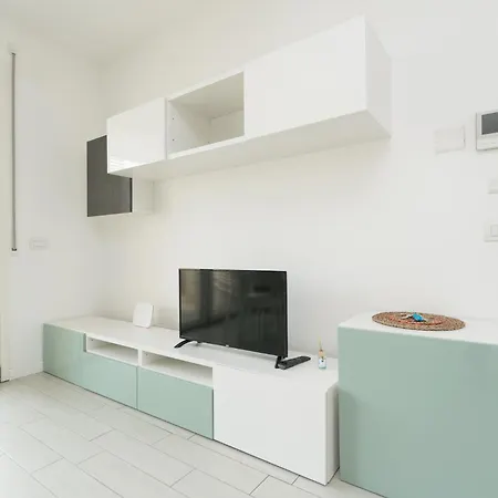3br With Large Terrace - 800m From San Leonardo M1 דירה מילאנו