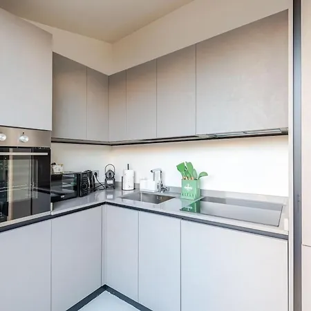 Luxury Elegant Penthouse 3 Bedrooms, 2 Bathrooms Milán