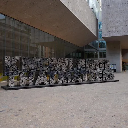 House241 Bocconi 아파트