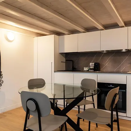 Youhosty - Porta Venezia Design Apartament *