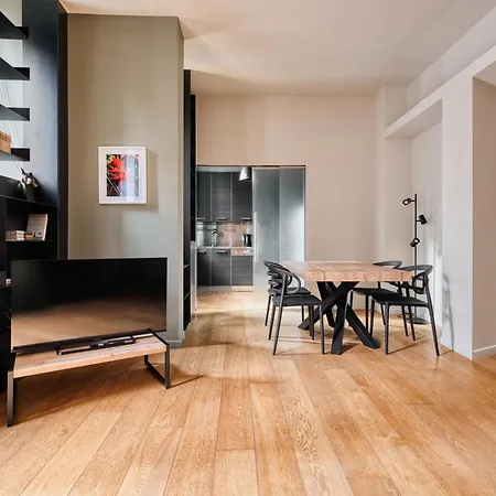 Hostmate - - Solari Milan