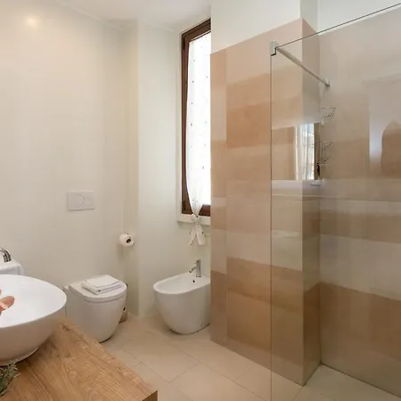 Apartment Artstay Stazione Centrale, 5 Piano, No Ascensore Milan