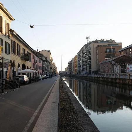 Moderno Bilocale Su Due Piani Nel Cuore Dei Navigli * Milan