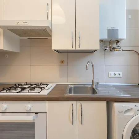 Comfortable Two-room Porta Romana M3