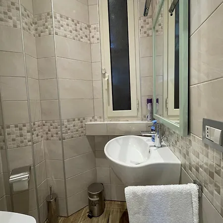 New One-bedroom With Terrace In The Nolo Area, Metro 1 Rovereto Stop Apartmán *