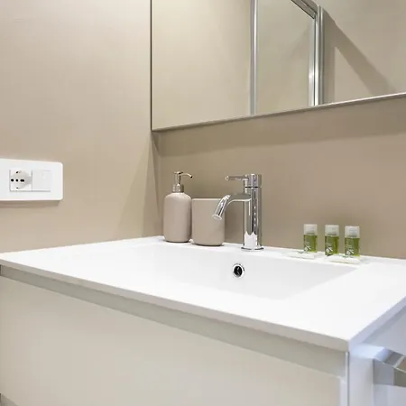 Easylife - - Botta 16 - Porta Romana Milano