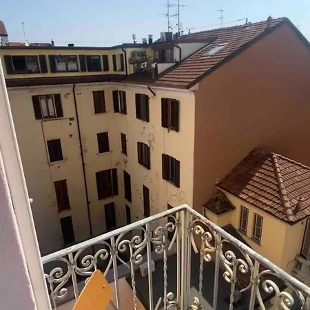 - Stylish, Historic, Luxury Apartamento Milão