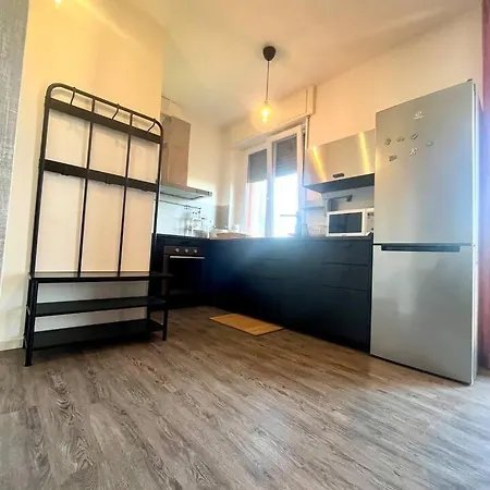 Grazioso Zona Mecenate - S.giulia * 米兰