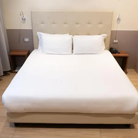 Lh 酒店 4*