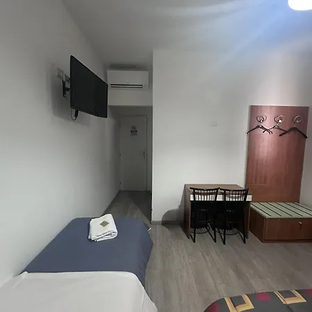 Galla Hotel *