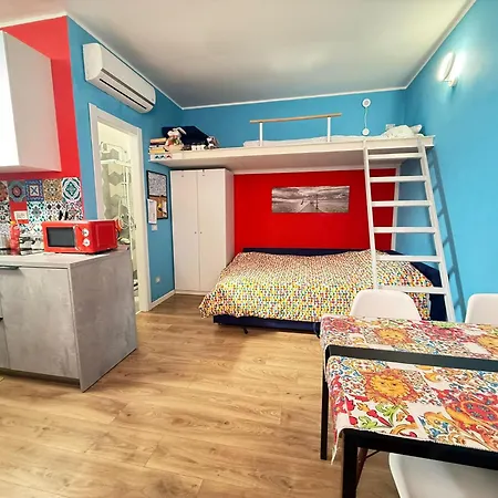 The Rabbit Hole Apartment Milan