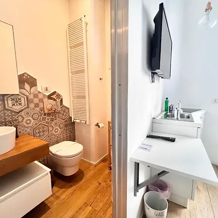 5 Min Walk To Duomo Petite Loft! Apartamento *