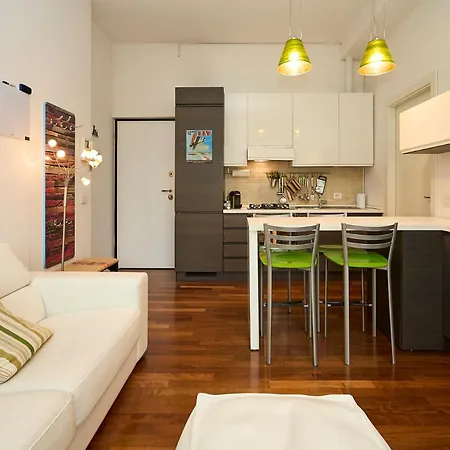 Appartamento Life - Duomo Cozy Flat - Free Indoor Parking Milano