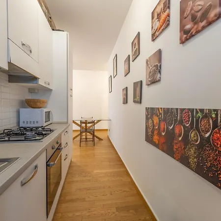 Apartment Casa Losanna, Citylife, Corso Sempione,